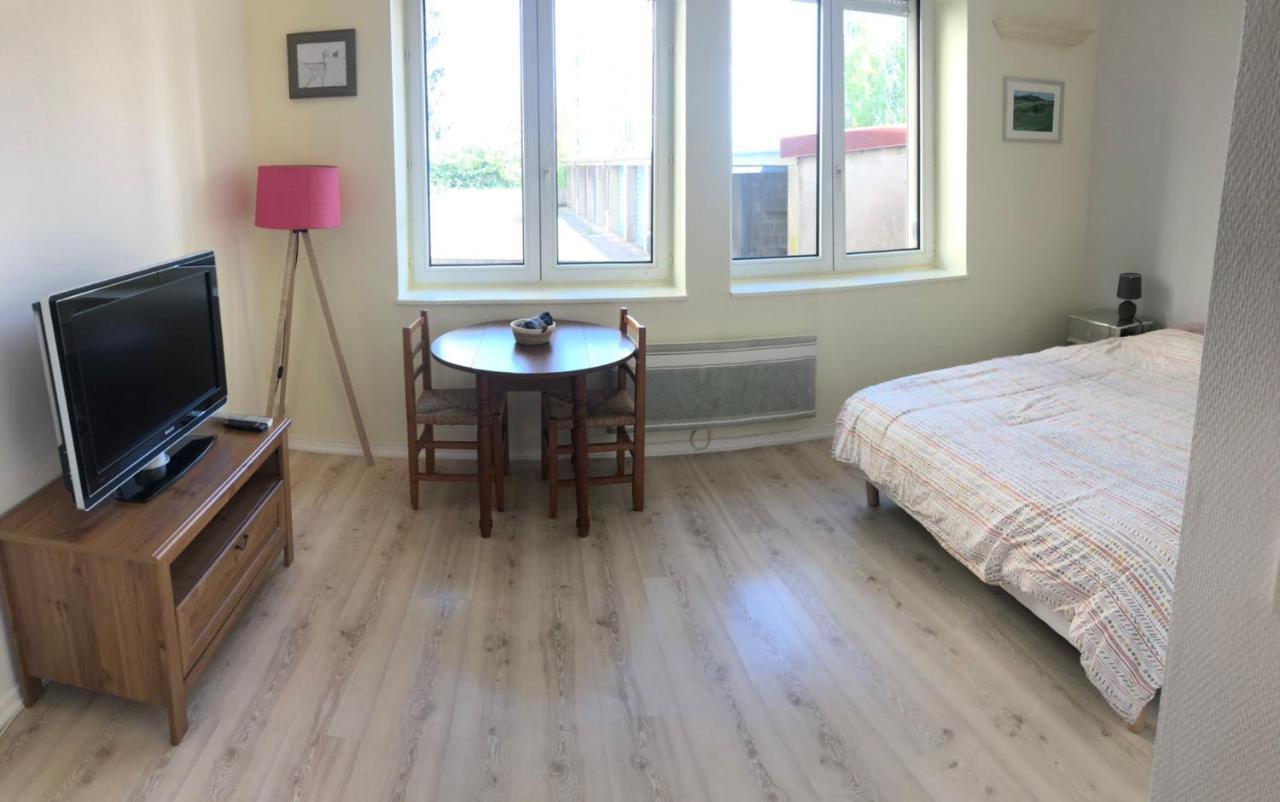 Le Comtois, studio au calme proche de la gare Besançon Esterno foto